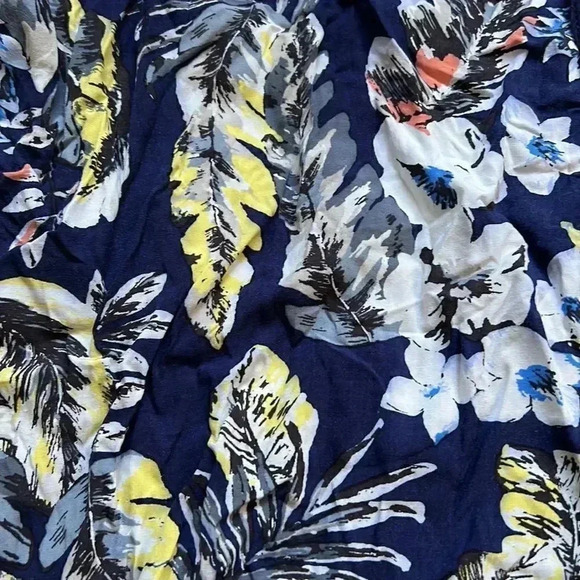 🌸4/$30🌸élodie | Colourful sleeveless floral  tank top - Picture 3 of 7